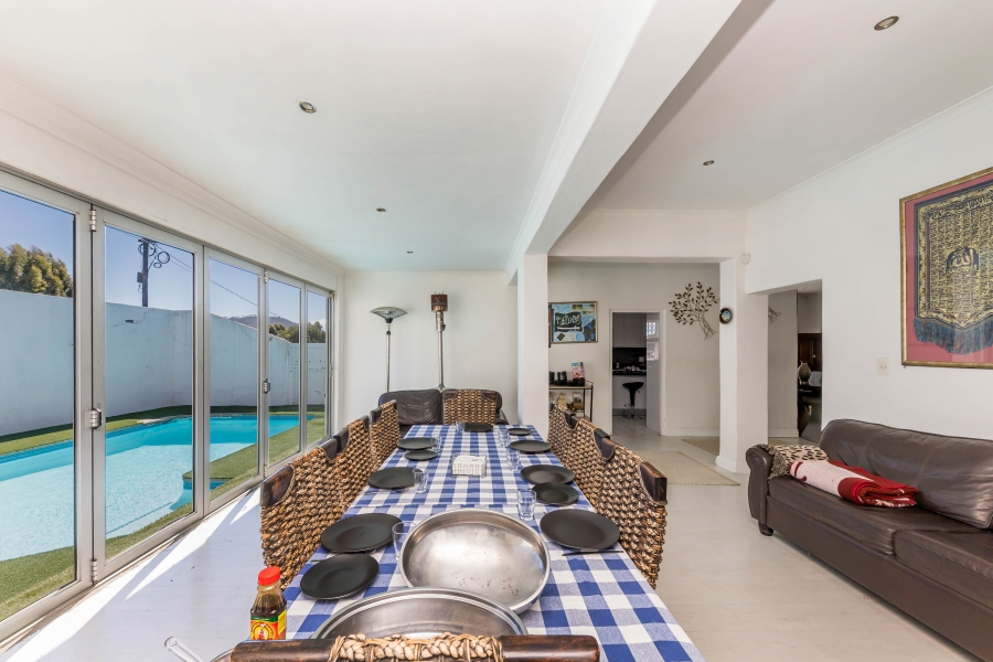 6 Bedroom Property for Sale in Walmer Estate Western Cape